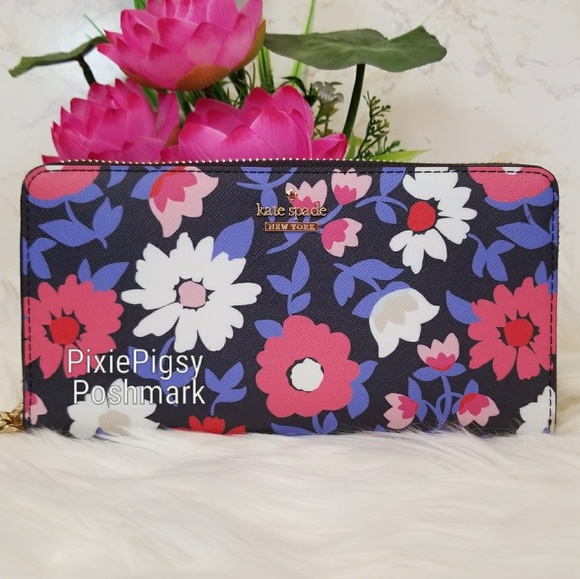 kate spade Handbags - Kate Spade Cameron Street Daisy Floral Wallet